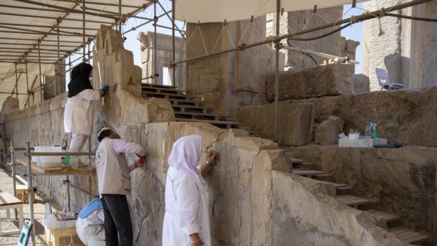 Start of Persepolis restoration by Archaeology without borders